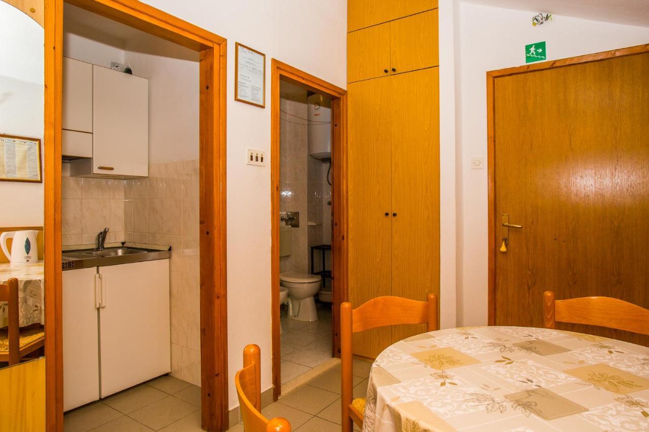 Apartmani Pava Omiš Exterior foto